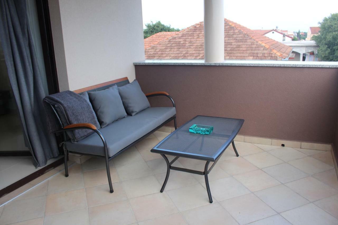 Apartments Helena Bibinje Bagian luar foto